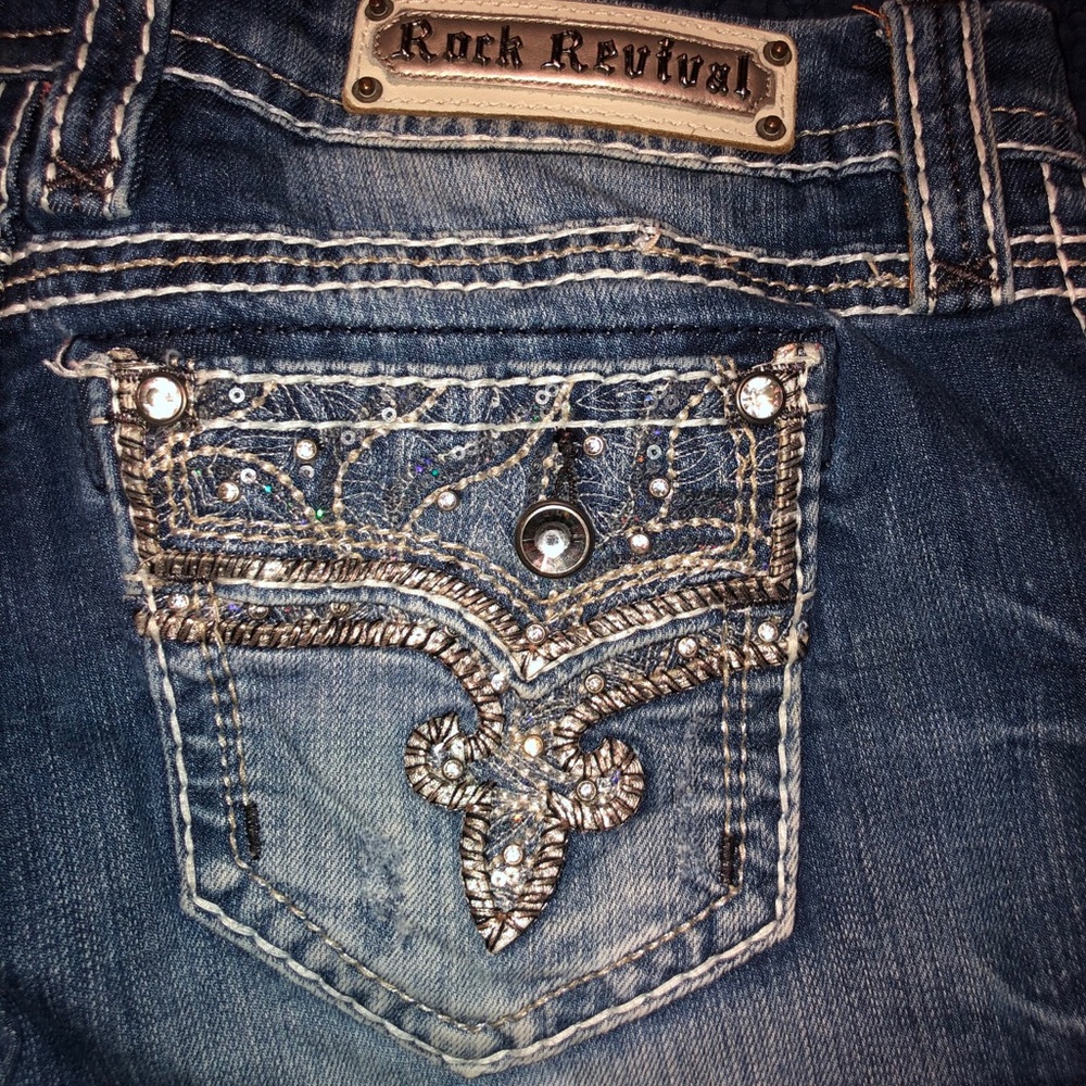 Rock Revival size 28 Betty Easy Crop
